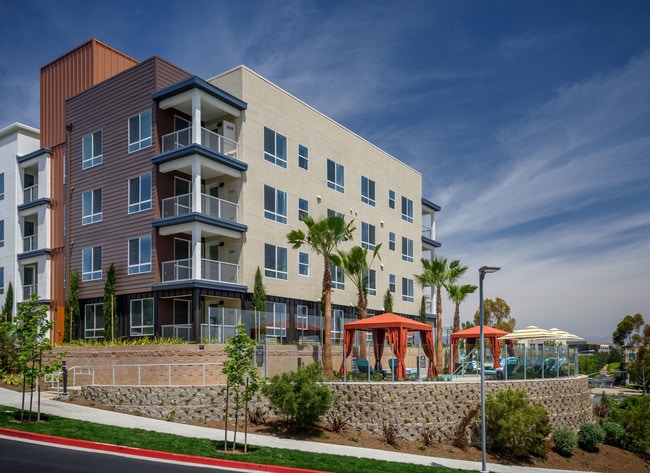 Vantis Apartments Aliso Viejo Ca Apartments Com