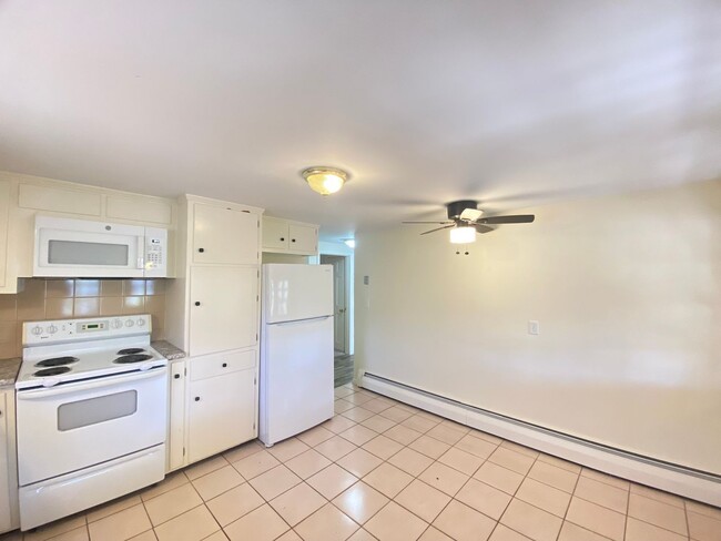 Building Photo - 94 Millville St