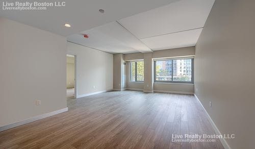 Building Photo - 289 3rd St