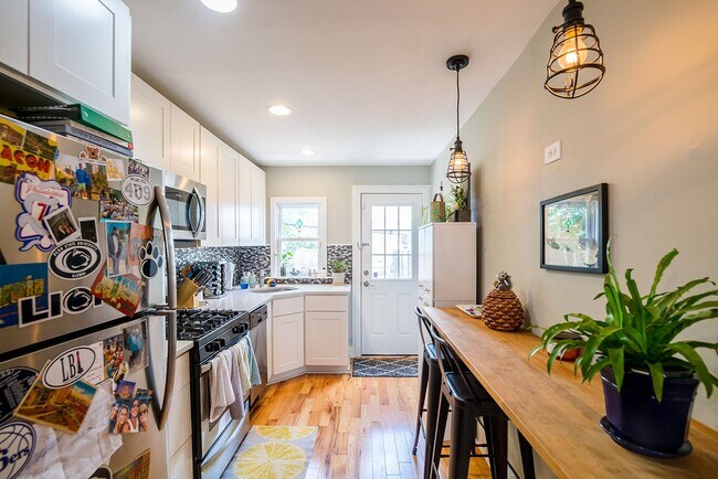 Building Photo - Charming Two Bedroom in Fishtown