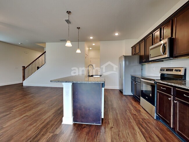 Building Photo - 1037 Tan Tara Trl