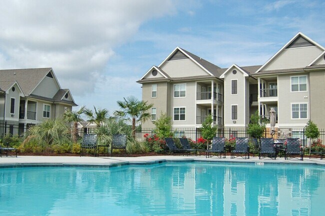 Building Photo - Riverscape Apartment Homes