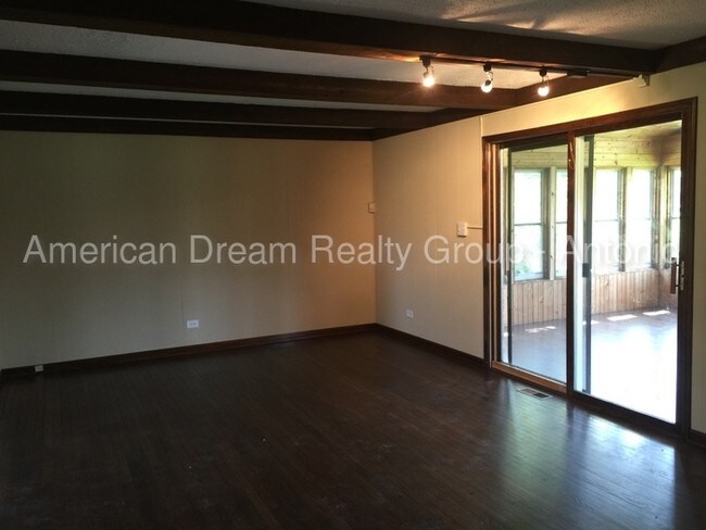 Building Photo - 38W647 Foxwood Street, St Charles, IL 60175