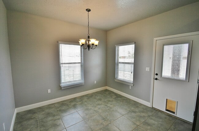 Foto del edificio - Gorgeous Home with, Curb appeal , Zia Schools and  Pets Allowed