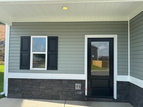 Building Photo - 243 sycamore dr