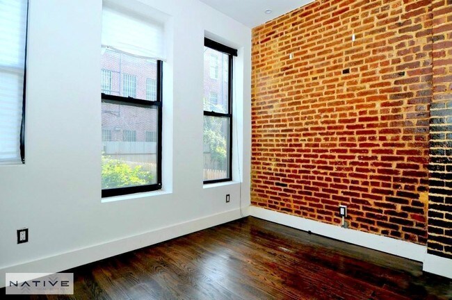 Building Photo - 872 Jefferson Ave
