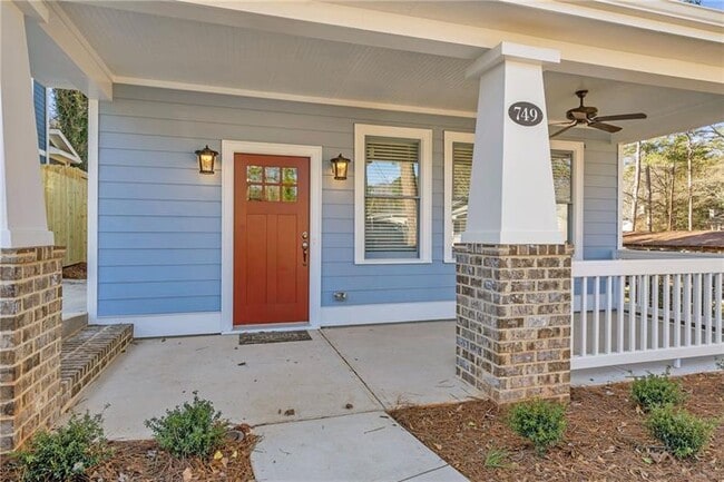 Building Photo - 749 Reverend D L Edwards Dr