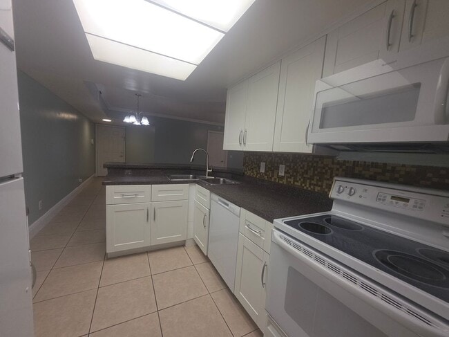 Foto del edificio - 9166 W Atlantic Blvd