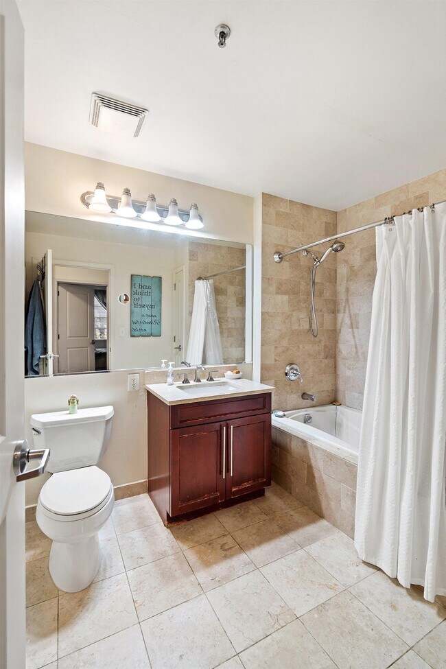 Foto del edificio - 4 Constellation Pl