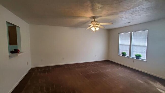 Building Photo - 1135 Micha Way