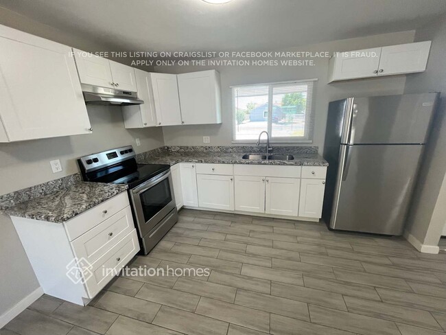 Building Photo - 10714 N 36th Ave