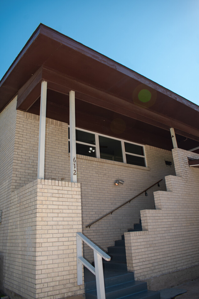Building Photo - 612 Misty Glen Ln