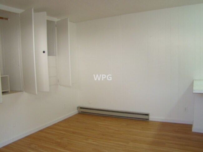 Building Photo - 772 Live Oak Ave