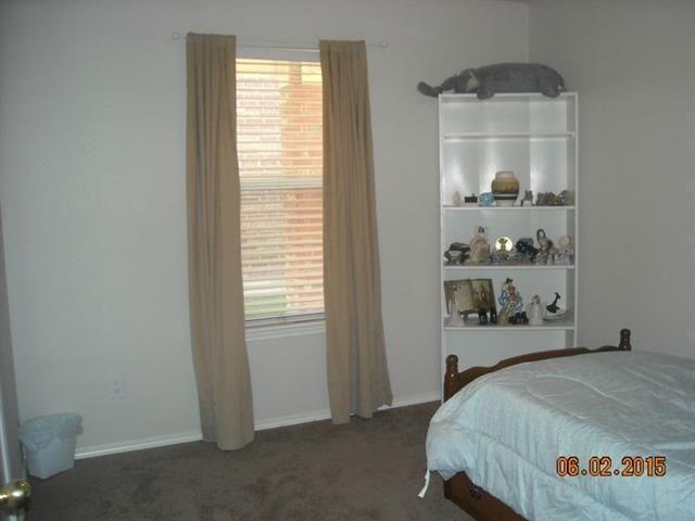 Foto del edificio - 9212 Warren Dr