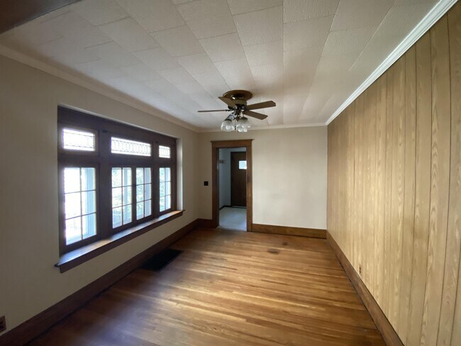Foto del edificio - 14 Genesee Park Blvd