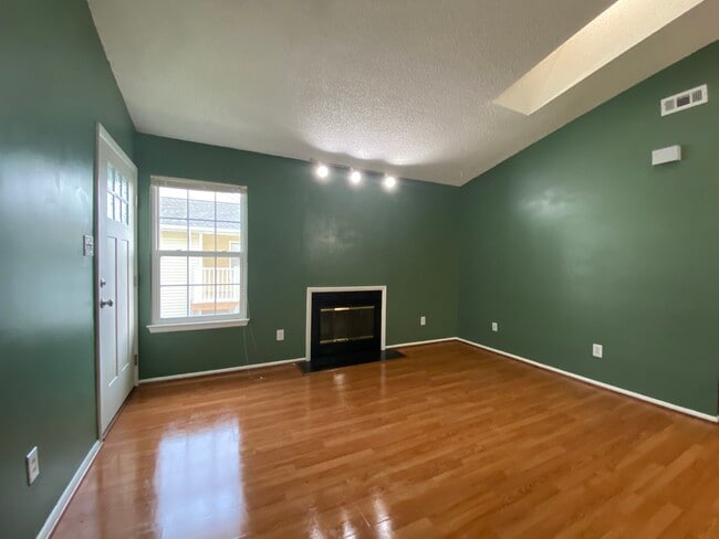 Building Photo - 610 Zephyr Ct
