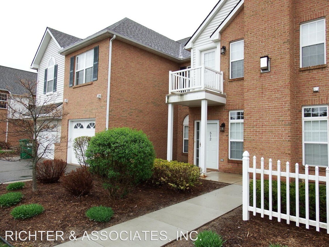 Primary Photo - 2 br, 2 bath House - 512 OLDE ENGLISH CIRCLE