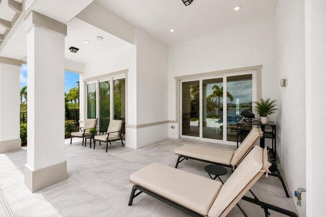 Building Photo - 10358 Northbrook Cir