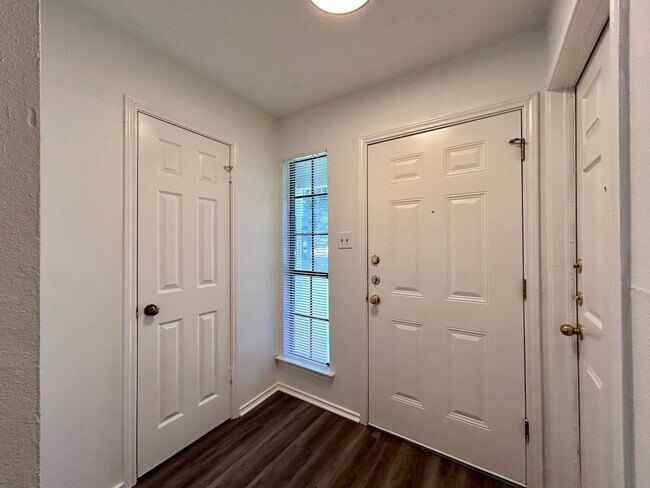 Building Photo - 9315 KEMPLER DR