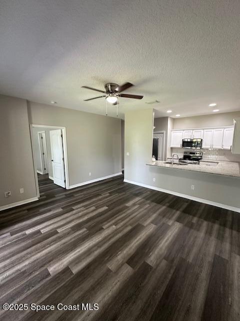 Building Photo - 1030 Venetian Dr