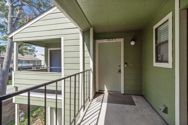 Building Photo - 14777 Wunderlich Dr