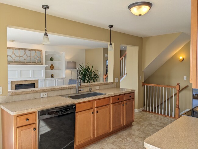 Foto del edificio - 9786 Emerald Ridge Ave NW