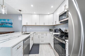 Building Photo - 2902 29th Ct