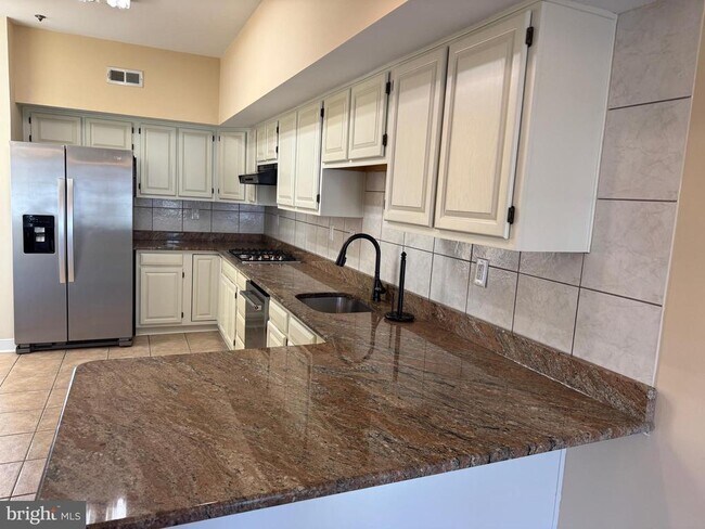 Foto del edificio - 327 Overlook Ln