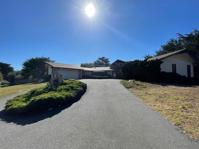 Primary Photo - 180 Spindrift Rd