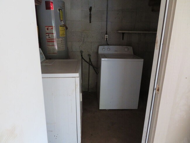 Foto del edificio - Beautiful House with Vinyl plank floors & ...