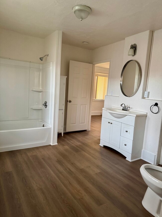Baño - 309 W Heald Ave