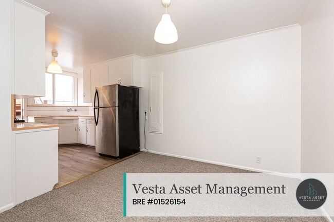 Building Photo - 512-514 Taraval Street