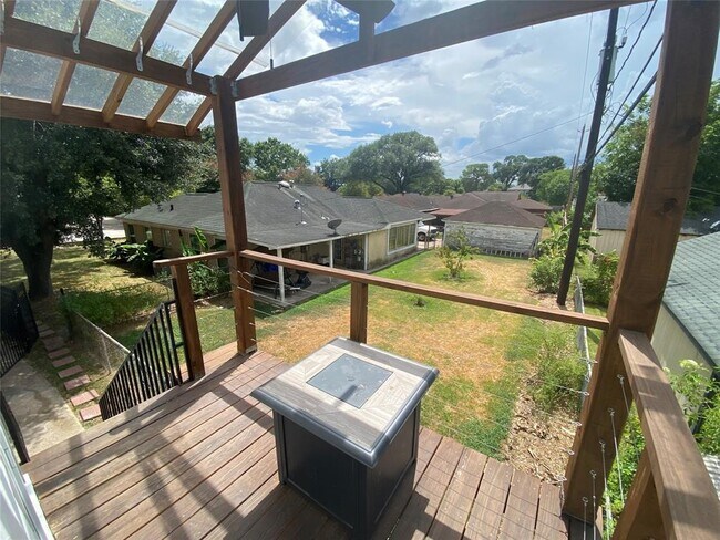 Foto del edificio - 405 Fairbanks St