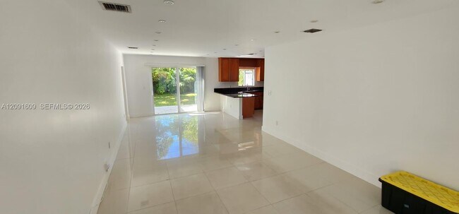 Foto del edificio - 9516 Abbott Ave