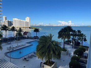 Building Photo - 1155 Brickell Bay Dr