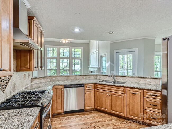 Foto del edificio - 6211 Ash Cove Ln