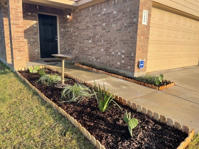 Building Photo - 1609 Blue Jay Dr