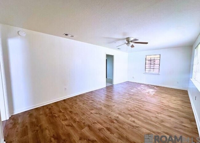 Foto del edificio - 1310 Aster St