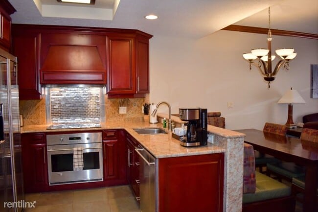 Foto del edificio - 3000 Canyons Resort Dr