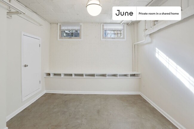 Foto del edificio - Room in Shared 5 bed/2 bath home