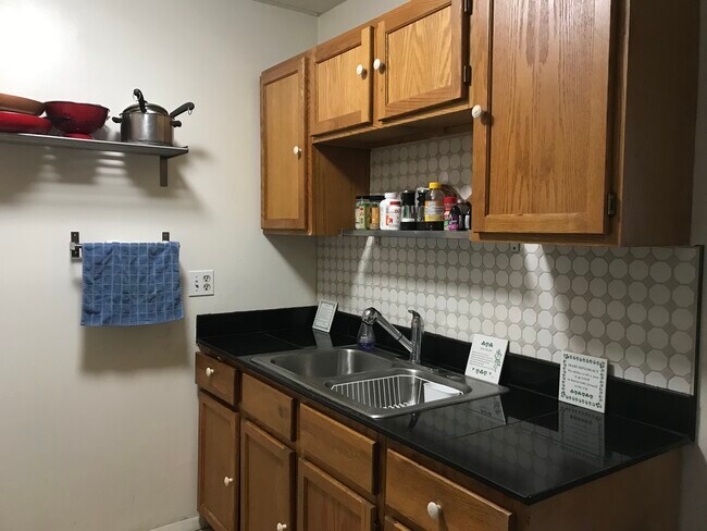 Foto del edificio - 6436 Oliver Ave S