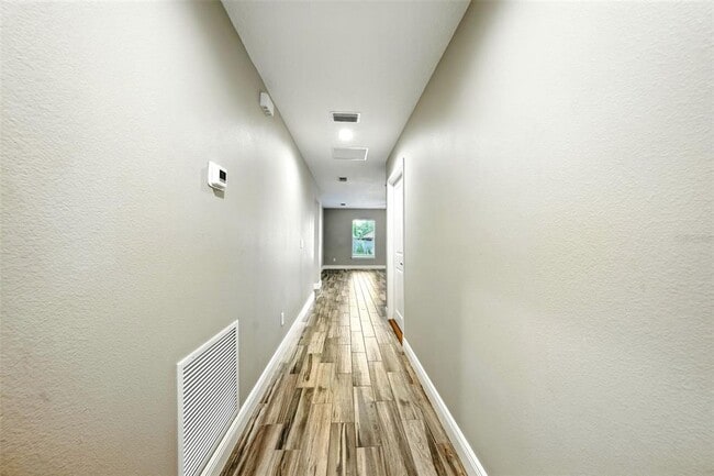 Building Photo - 446 Fahnstock St