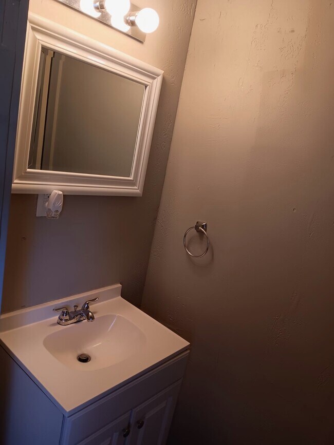 Foto del edificio - 411 E Harrison Ave