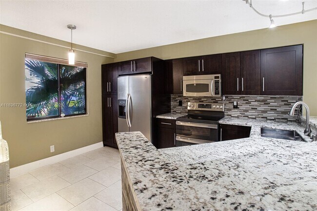 Foto del edificio - 2213 Cypress Island Dr