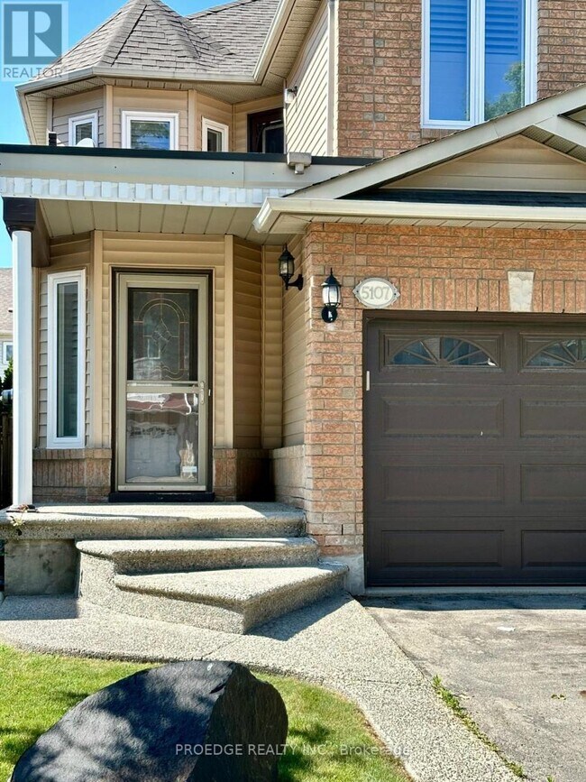 Building Photo - 5107 Lampman Ave
