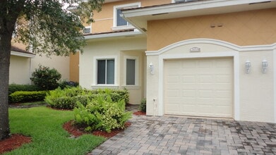 Building Photo - 2582 Langrove Ln SW
