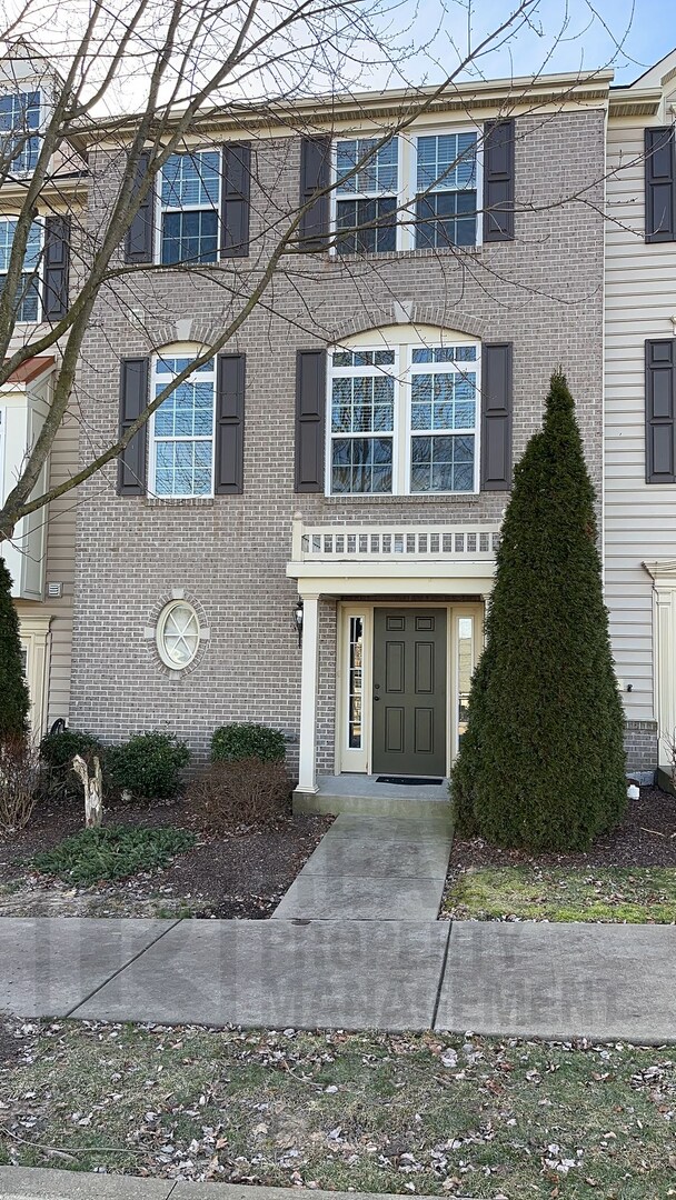 Building Photo - Beautiful, Large 3 Bedroom in Cranberry Twp!