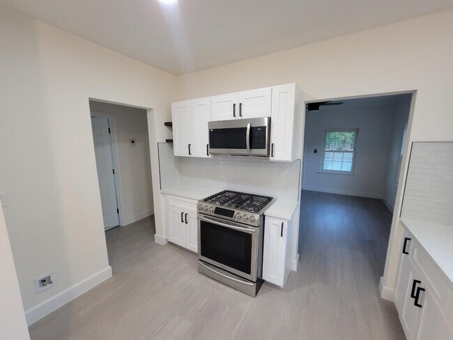 Building Photo - 4505 Kress St