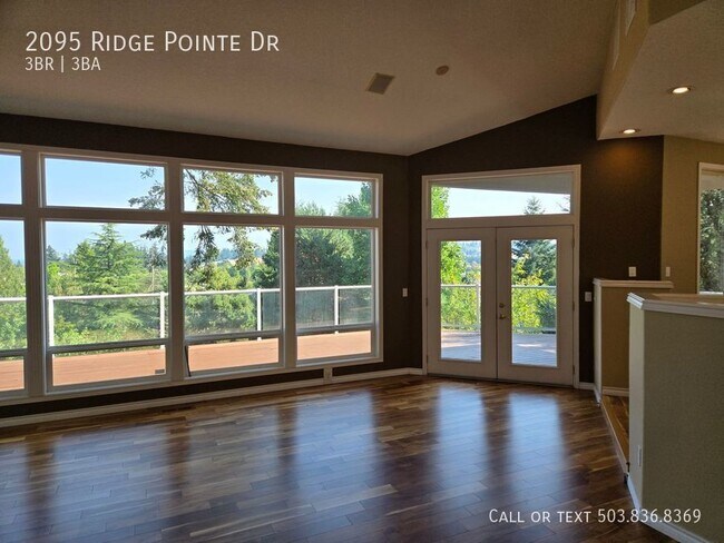 Building Photo - Amazing Home in Lake Oswego with Incredibl...