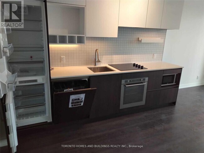 Photo du bâtiment - 950 Portage Pkwy